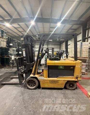 CAT E8000 电动叉车