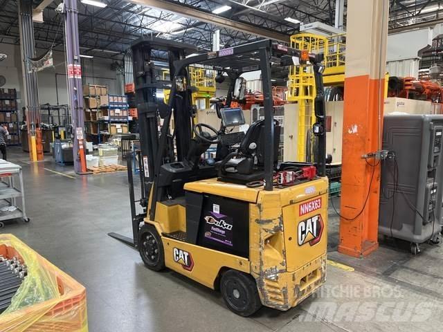 CAT EC25N 电动叉车
