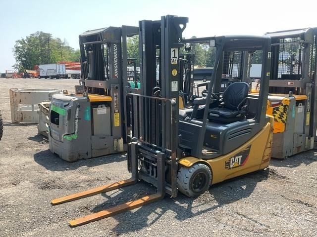 CAT MH 2ET4000 电动叉车