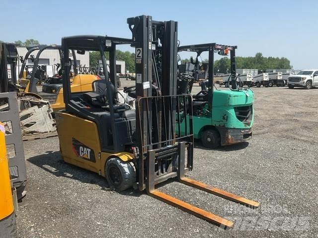 CAT MH 2ET4000 电动叉车