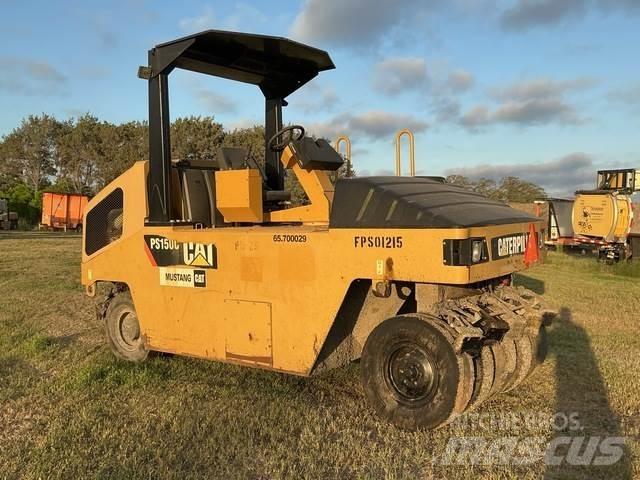 CAT PS150C 胶轮压路机