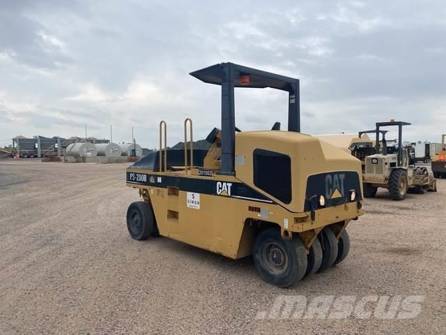 CAT PS200B 胶轮压路机