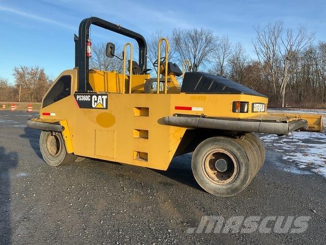 CAT PS360C 胶轮压路机