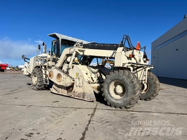CAT RM500 土壤压实机