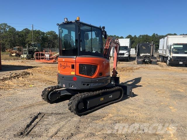 CFG 40UF 履带挖掘机