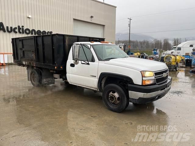 Chevrolet 3500 平板栏板货车