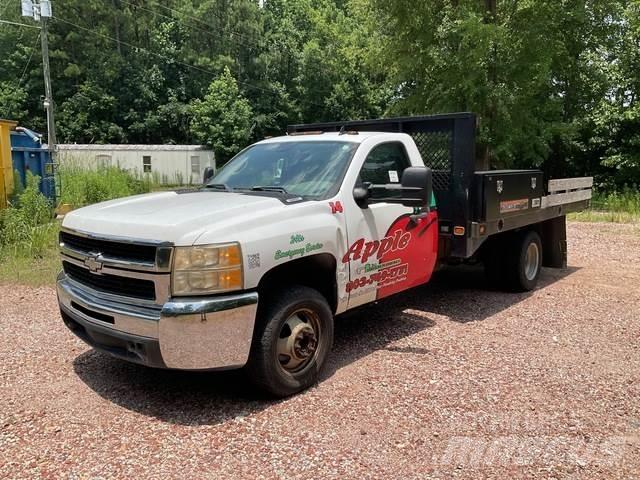 Chevrolet 3500 平板栏板货车