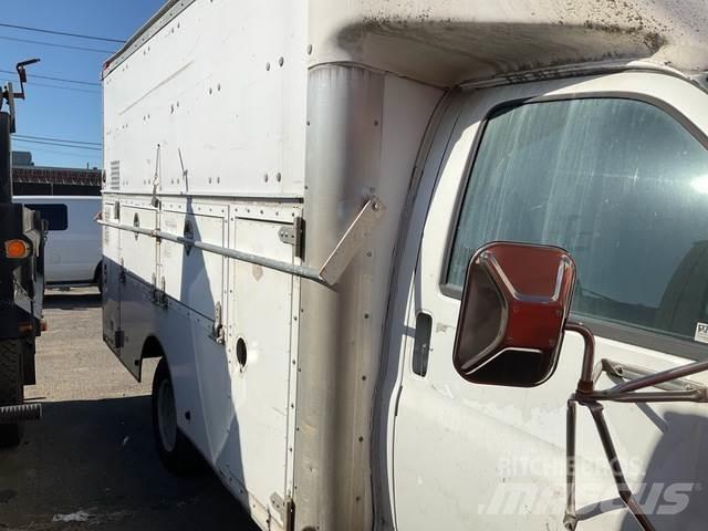 Chevrolet 3500 大型面包车