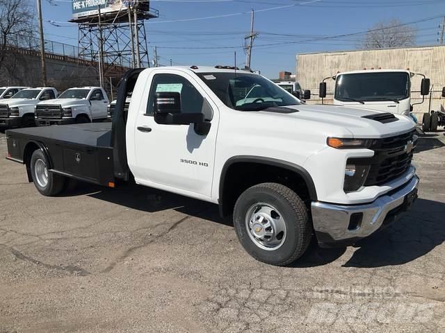 Chevrolet 3500 平板栏板货车