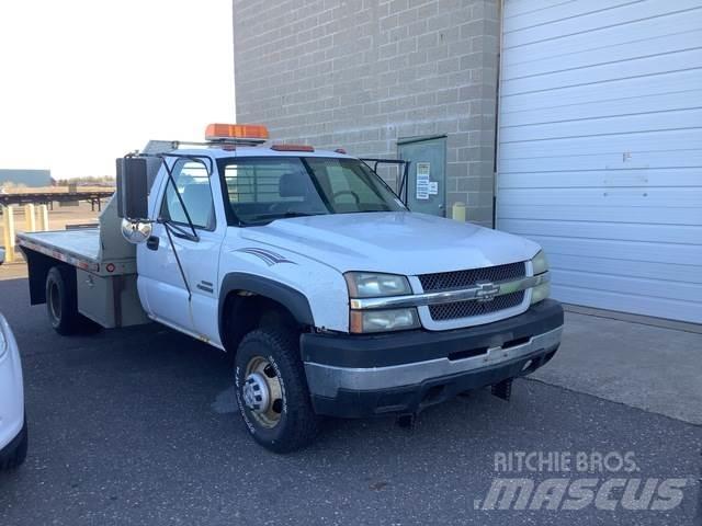 Chevrolet 3500 平板栏板货车