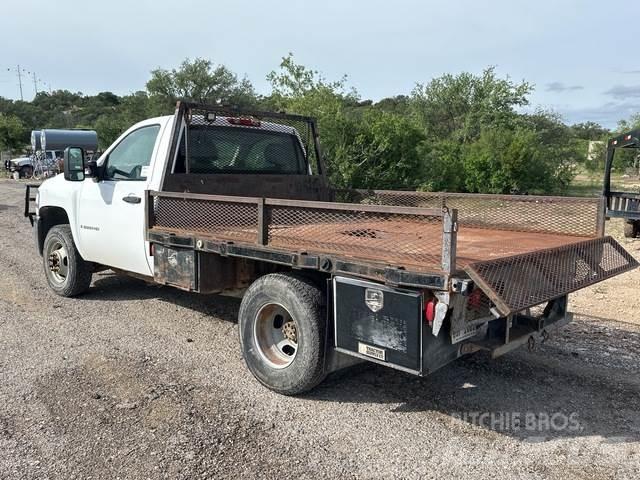 Chevrolet 3500 平板栏板货车