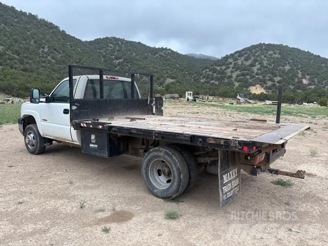 Chevrolet 3500 平板栏板货车