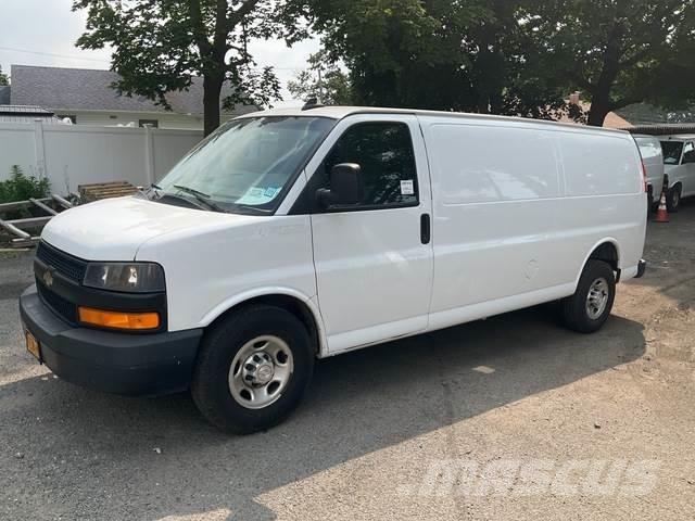 Chevrolet 3500 大型面包车