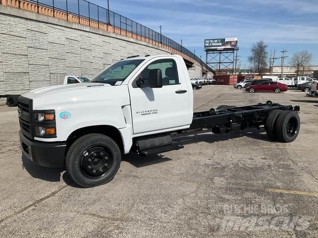 Chevrolet 4500 驾驶室与内部