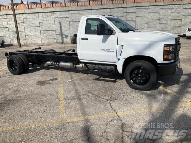 Chevrolet 4500 驾驶室与内部