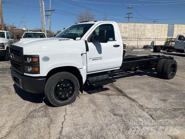 Chevrolet 5500 驾驶室与内部