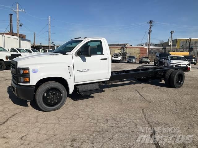Chevrolet 5500 驾驶室与内部