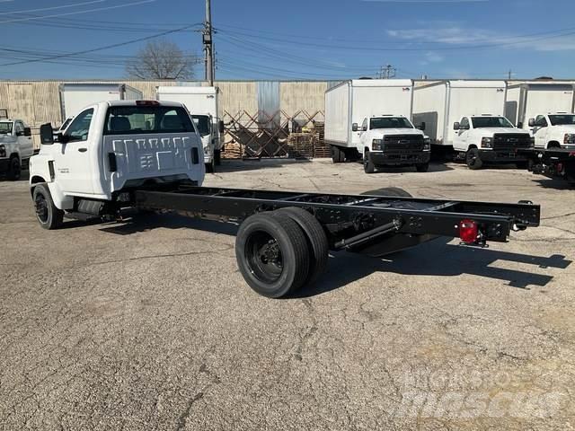Chevrolet 5500 驾驶室与内部