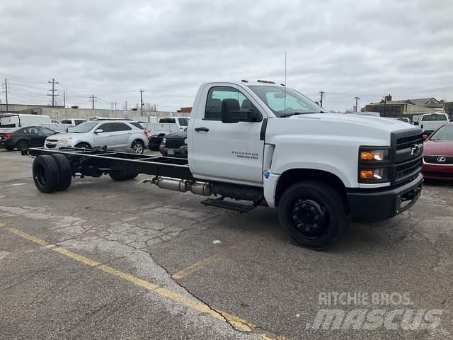 Chevrolet 5500 驾驶室与内部