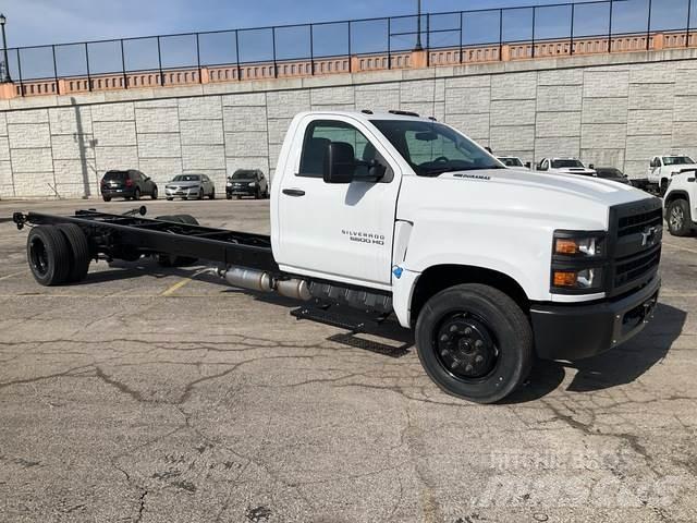 Chevrolet 5500 驾驶室与内部