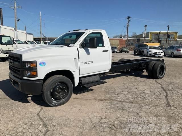 Chevrolet 5500 驾驶室与内部