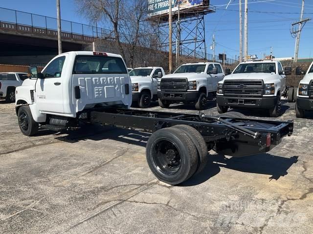 Chevrolet 6500 驾驶室与内部