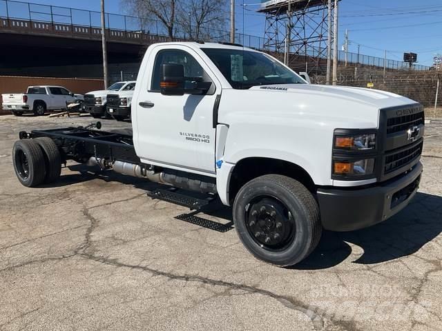Chevrolet 6500 驾驶室与内部