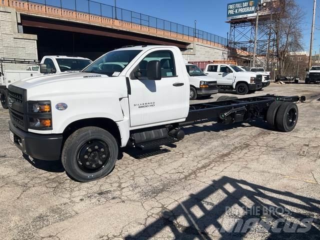 Chevrolet 6500 驾驶室与内部