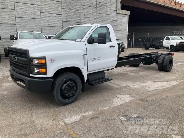 Chevrolet 6500 驾驶室与内部