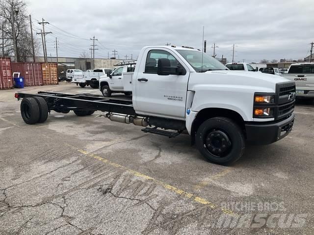 Chevrolet 6500 驾驶室与内部