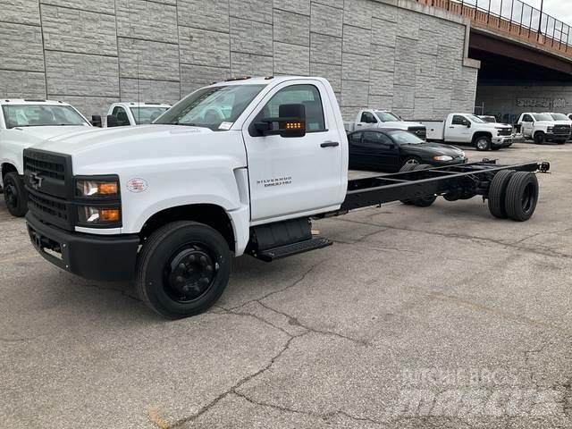 Chevrolet 6500 驾驶室与内部