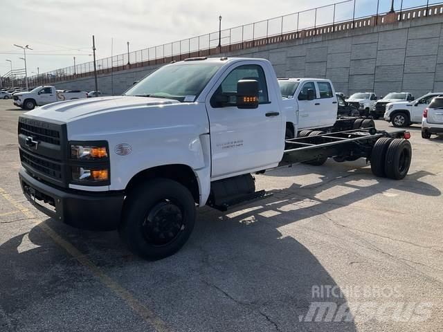 Chevrolet 6500 驾驶室与内部
