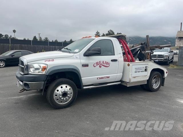 Dodge 5500 救援车