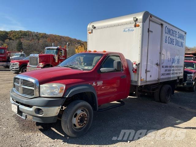 Dodge 5500 厢式货车