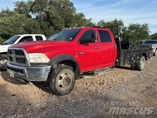 Dodge Ram 5500 平板栏板货车