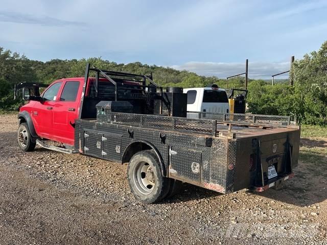 Dodge Ram 5500 平板栏板货车