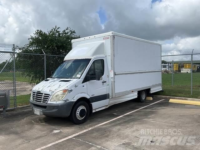Dodge Sprinter 大型面包车