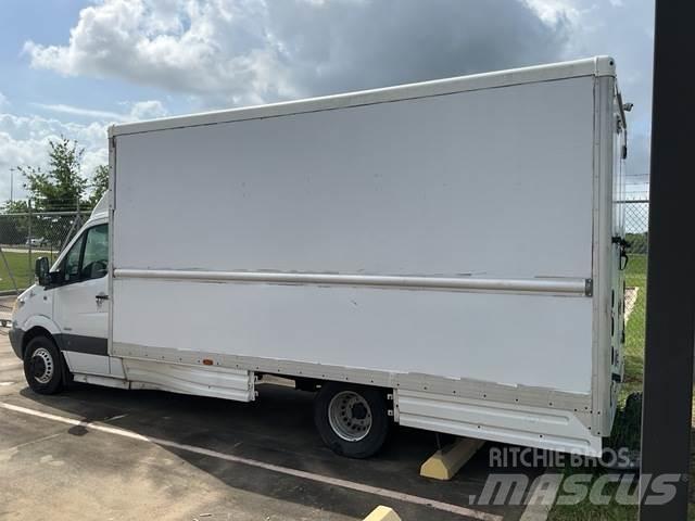 Dodge Sprinter 大型面包车