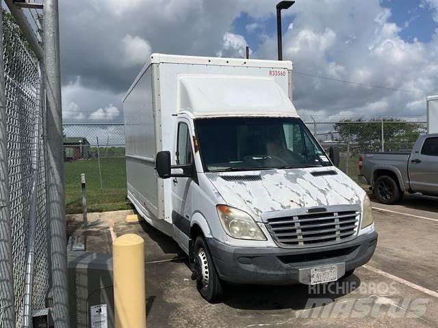Dodge Sprinter 大型面包车