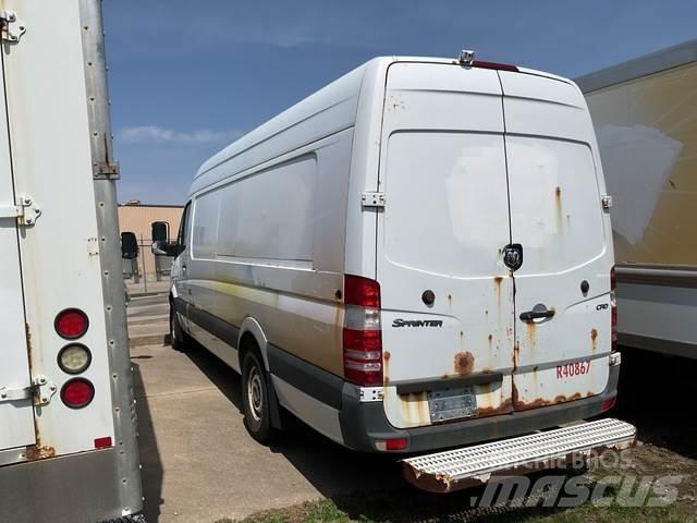 Dodge Sprinter 大型面包车
