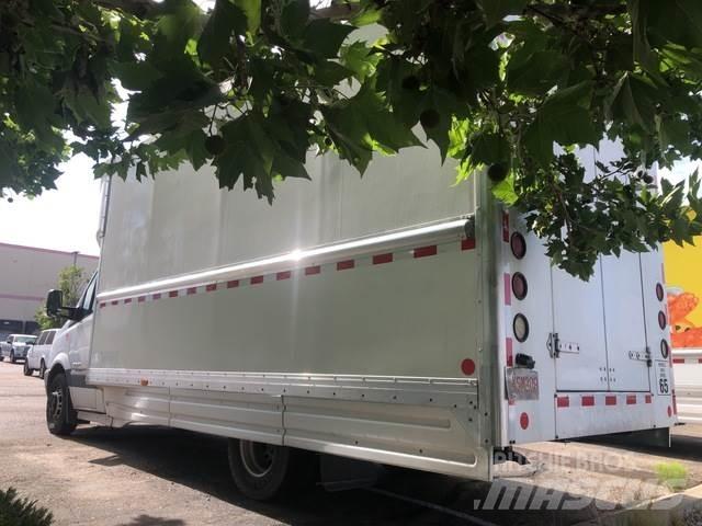 Dodge Sprinter 大型面包车