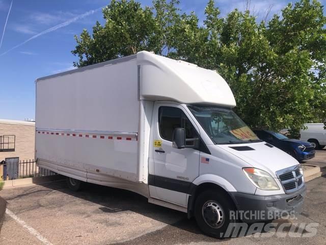 Dodge Sprinter 大型面包车