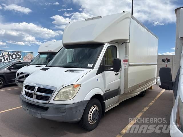 Dodge Sprinter 大型面包车