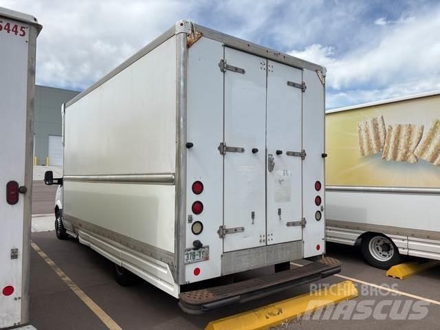 Dodge Sprinter 大型面包车