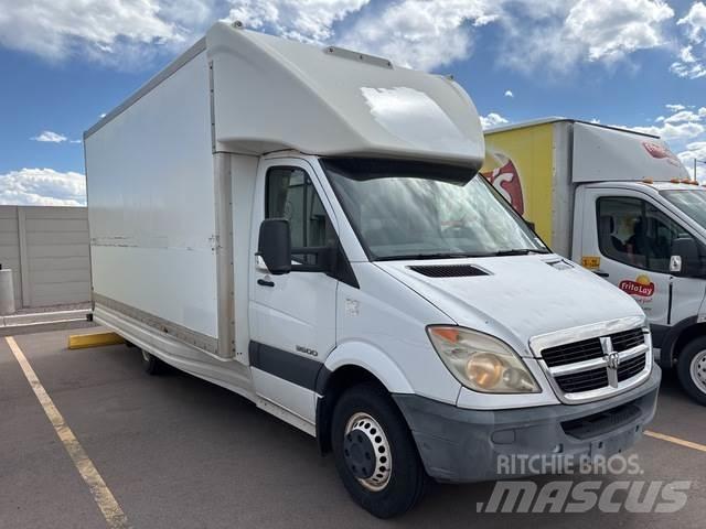Dodge Sprinter 大型面包车