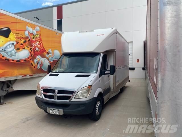 Dodge Sprinter 大型面包车