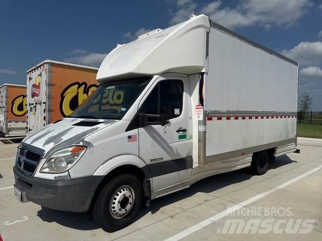 Dodge Sprinter 商务面包车