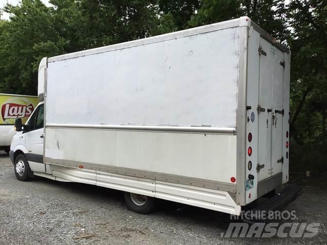 Dodge Sprinter 大型面包车