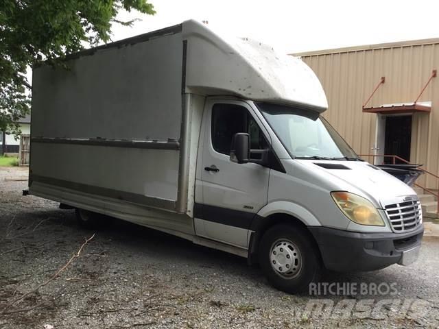 Dodge Sprinter 大型面包车