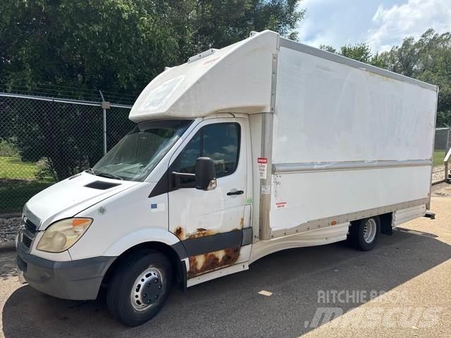 Dodge Sprinter 大型面包车